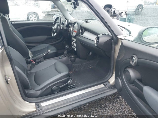 2009 MINI COOPER WMWMF335X9TW75064 Photo 4