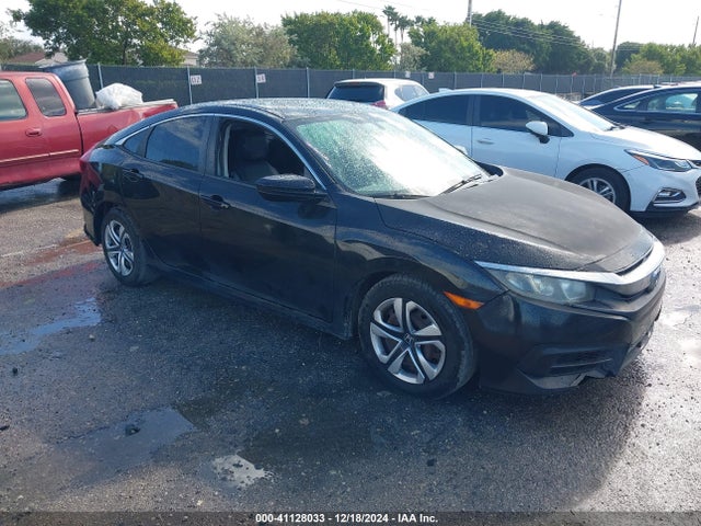 Honda Civic Lx 2018 2HGFC2F51JH582009 Image 1