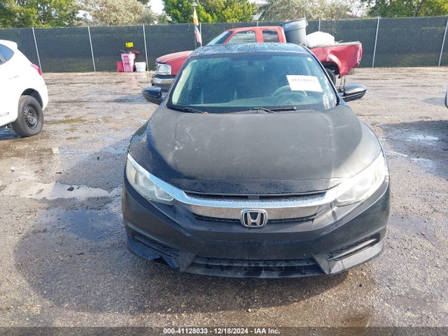Honda Civic Lx 2018 2HGFC2F51JH582009 Image 13