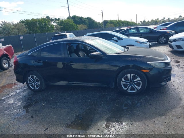 Honda Civic Lx 2018 2HGFC2F51JH582009 Image 14