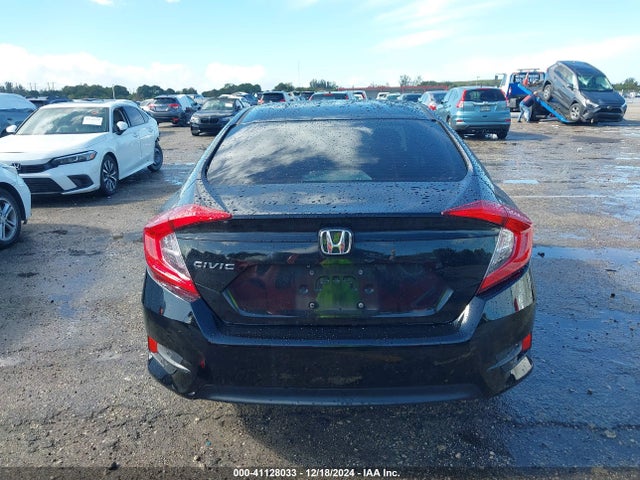 Honda Civic Lx 2018 2HGFC2F51JH582009 Image 17