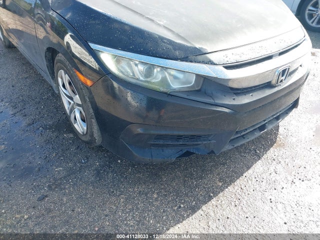 Honda Civic Lx 2018 2HGFC2F51JH582009 Image 18