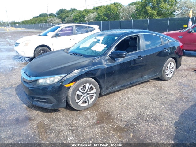 Honda Civic Lx 2018 2HGFC2F51JH582009 Image 2