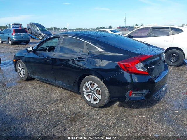 Honda Civic Lx 2018 2HGFC2F51JH582009 Image 3