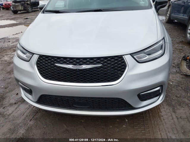 Chrysler Pacifica Touring L 2024 2C4RC1BG1RR133092 Image 12