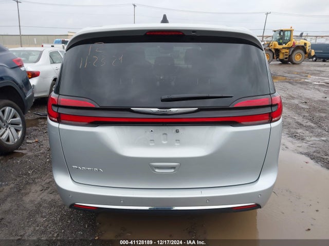 Chrysler Pacifica Touring L 2024 2C4RC1BG1RR133092 Image 16