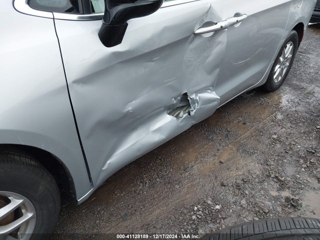 Chrysler Pacifica Touring L 2024 2C4RC1BG1RR133092 Image 6