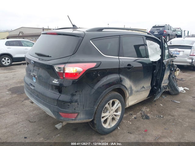 1FMCU9GD7JUA90543 Ford ESCAPE SE