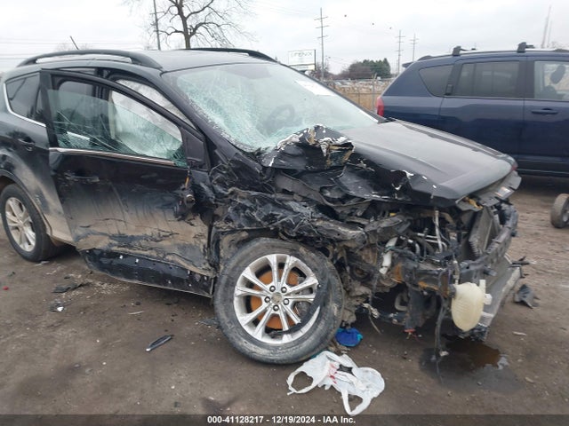 1FMCU9GD7JUA90543 Ford ESCAPE SE
