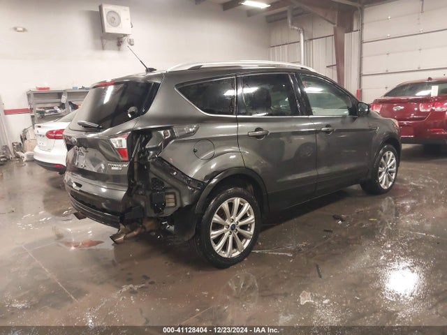 1FMCU9JD4HUA16208 Ford Escape Titanium