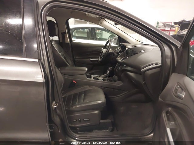 1FMCU9JD4HUA16208 Ford Escape Titanium