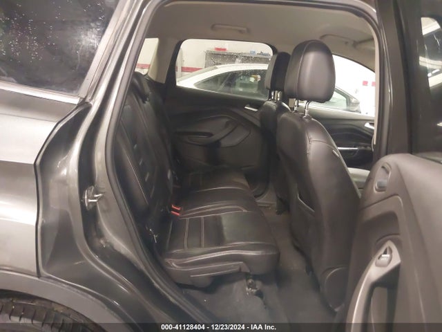 1FMCU9JD4HUA16208 Ford Escape Titanium