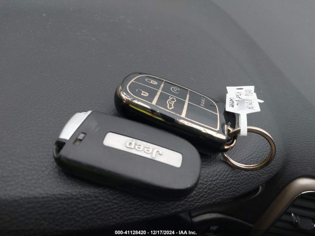 Jeep Grand Cherokee Laredo 2014 1C4RJFAGXEC361891 Image 11
