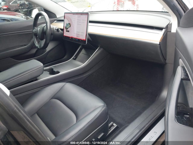 2019 TESLA MODEL 3 5YJ3E1EA4KF304345 Photo 4