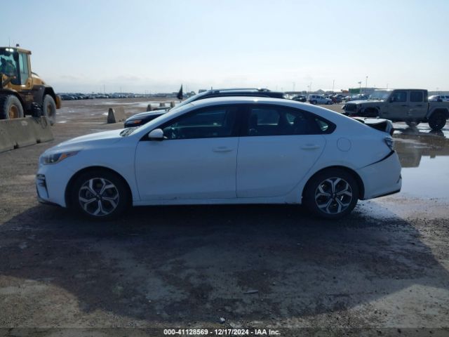 3KPF24ADXME286403 KIA Forte Lxs