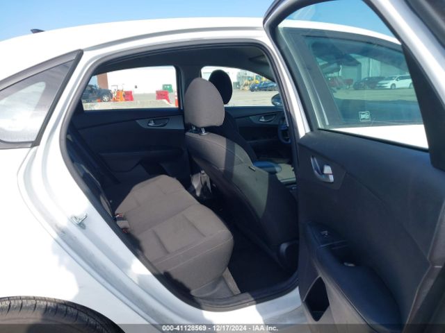 3KPF24ADXME286403 KIA Forte Lxs