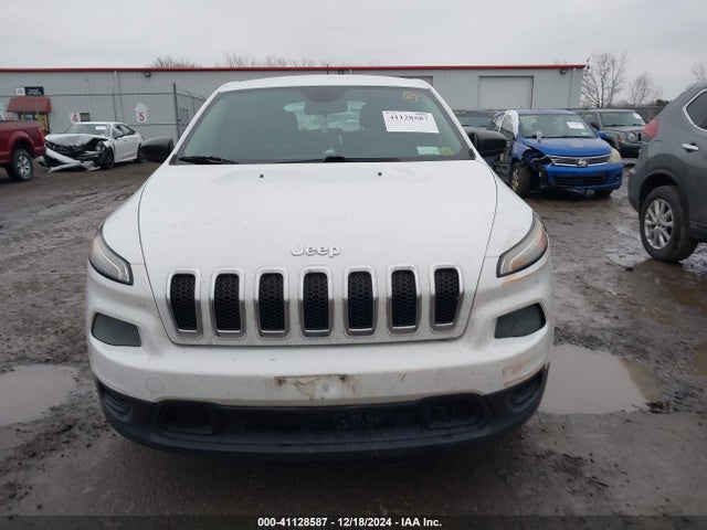 1C4PJMAB2EW264067 Jeep Cherokee Sport