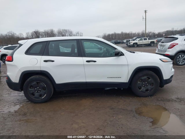 1C4PJMAB2EW264067 Jeep Cherokee Sport