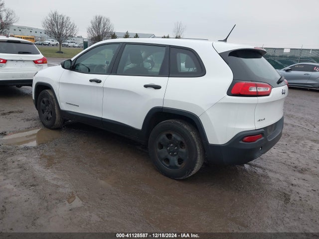 1C4PJMAB2EW264067 Jeep Cherokee Sport