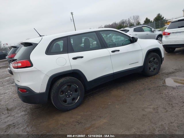 1C4PJMAB2EW264067 Jeep Cherokee Sport