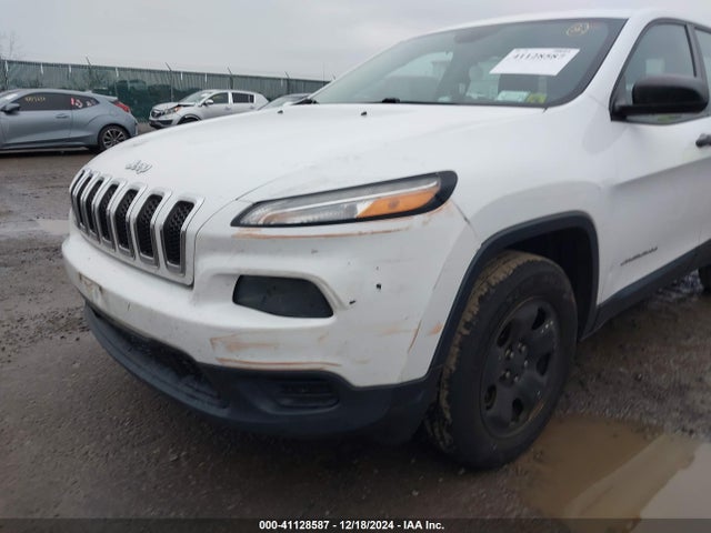 1C4PJMAB2EW264067 Jeep Cherokee Sport