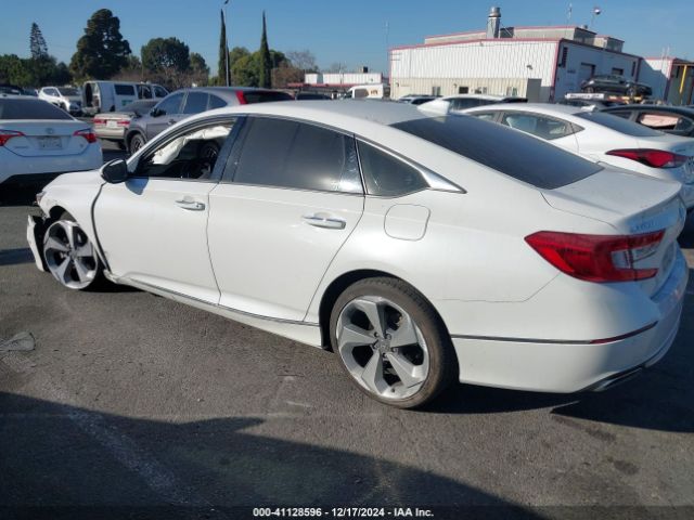 1HGCV2F9XJA020916 Honda Accord Touring 2.0t