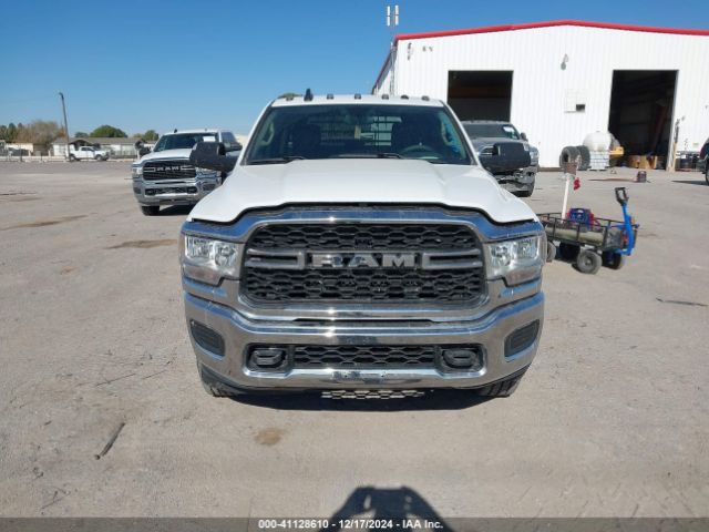 3C6UR5HJ3KG590475 RAM 2500 Tradesman  4x4 8' Box