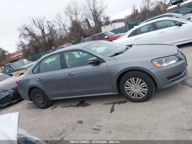 1VWAT7A32FC002219 Volkswagen Passat 1.8t S