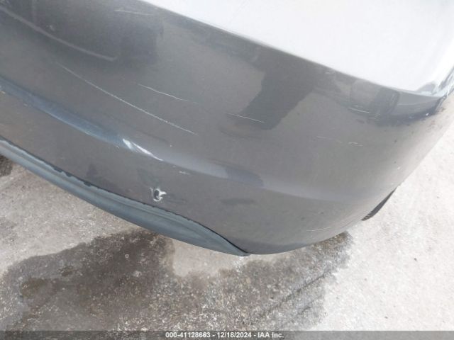 1VWAT7A32FC002219 Volkswagen Passat 1.8t S