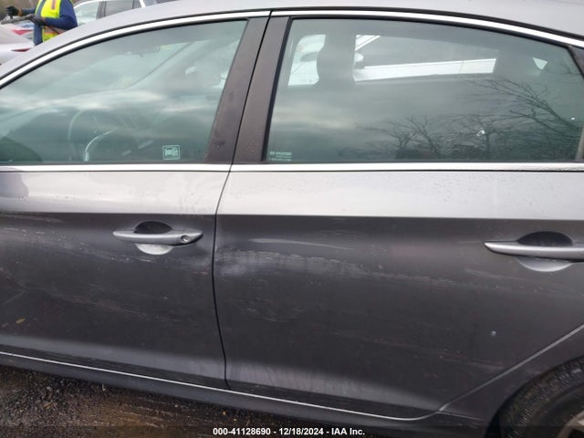 Hyundai SONATA SE 2019 5NPE24AF7KH775203 Image 14