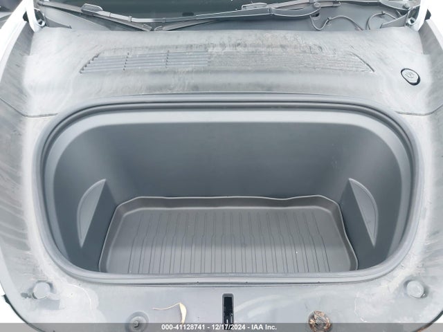2021 TESLA MODEL Y 5YJYGDEE2MF095744 Photo 9