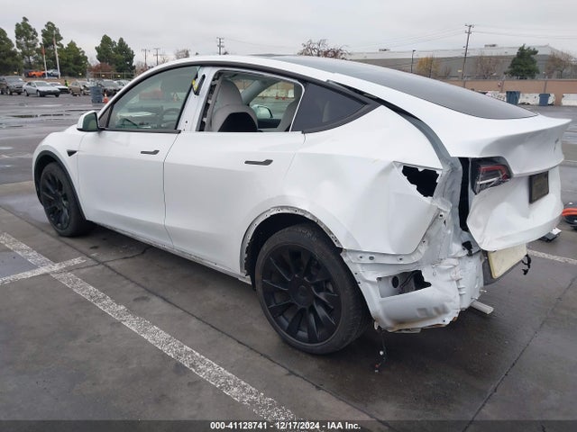 2021 TESLA MODEL Y 5YJYGDEE2MF095744 Photo 2