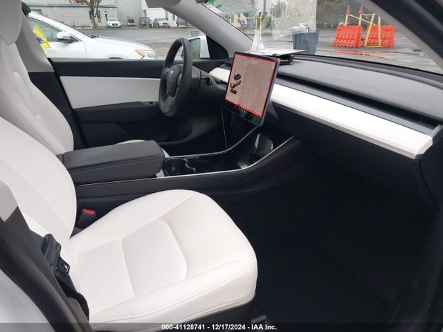 2021 TESLA MODEL Y 5YJYGDEE2MF095744 Photo 4