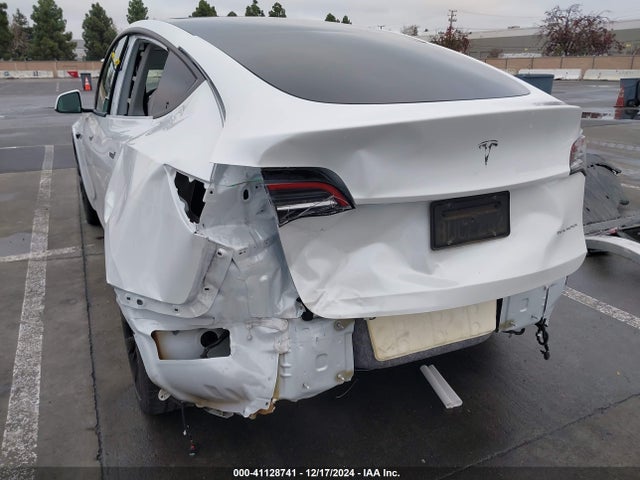 2021 TESLA MODEL Y 5YJYGDEE2MF095744 Photo 5
