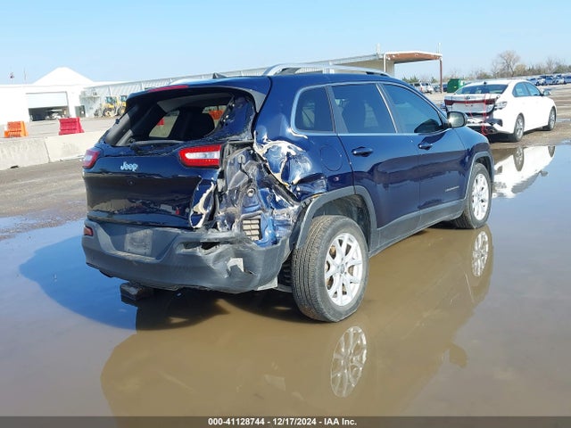 1C4PJLCB0GW167878 Jeep Cherokee Latitude