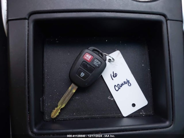 Toyota CAMRY LE 2016 4T4BF1FK5GR578539 Image 11
