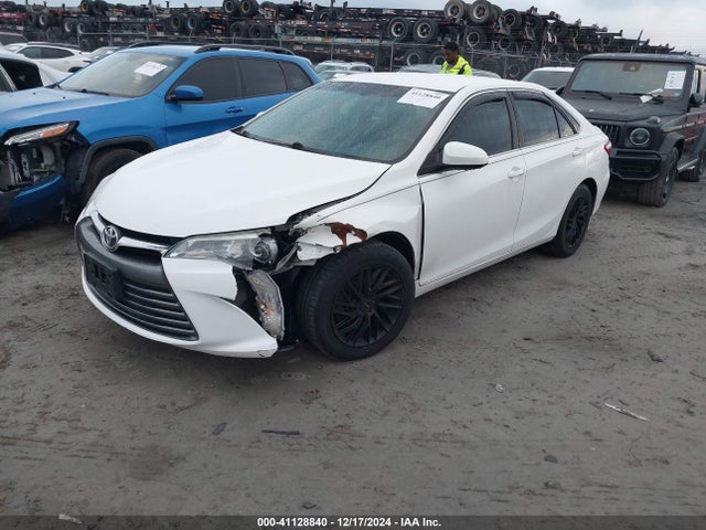 Toyota CAMRY LE 2016 4T4BF1FK5GR578539 Image 2