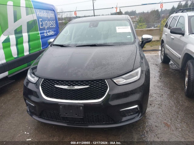 Chrysler Pacifica Hybrid Limited 2023 2C4RC1S76PR630586 Image 12