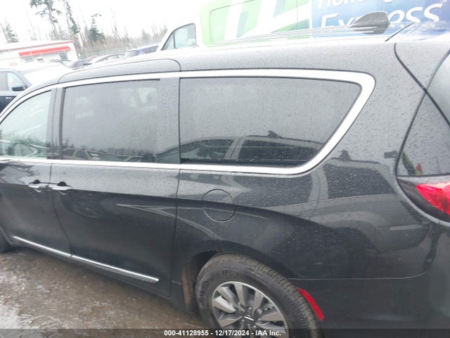 Chrysler Pacifica Hybrid Limited 2023 2C4RC1S76PR630586 Image 14