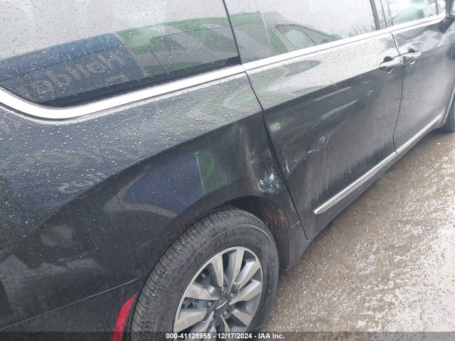 Chrysler Pacifica Hybrid Limited 2023 2C4RC1S76PR630586 Image 6