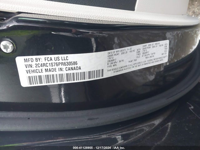 Chrysler Pacifica Hybrid Limited 2023 2C4RC1S76PR630586 Image 9