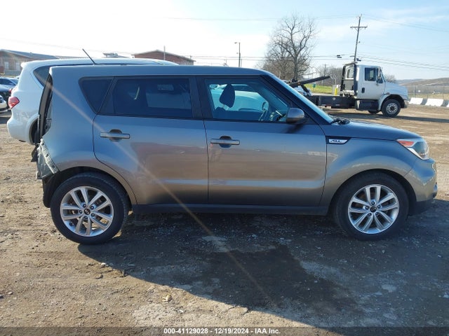 KIA SOUL + 2018 KNDJP3A57J7513413 Image 14