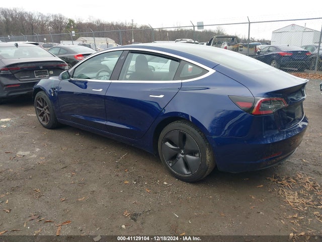 2018 TESLA MODEL 3 5YJ3E1EB6JF105398 Photo 2