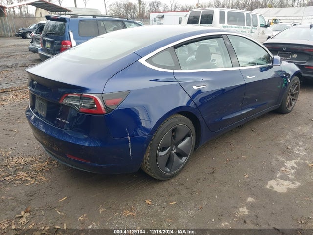 2018 TESLA MODEL 3 5YJ3E1EB6JF105398 Photo 3