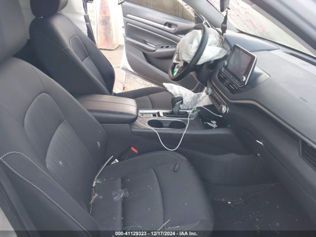 1N4BL4DW7NN366270 Nissan Altima Sv Intelligent Awd