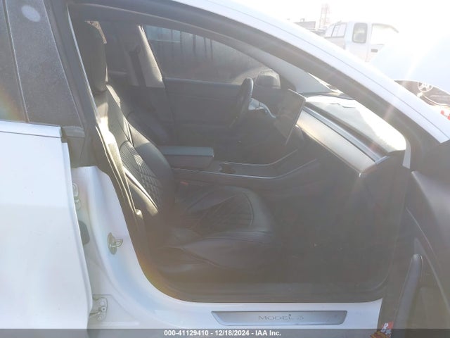 2020 TESLA MODEL 3 5YJ3E1EB2LF711686 Photo 4