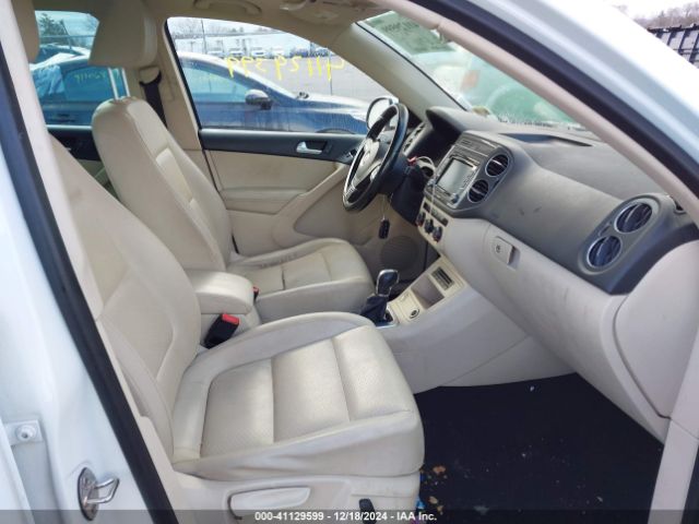 WVGBV7AX9FW605280 Volkswagen TIGUAN SE