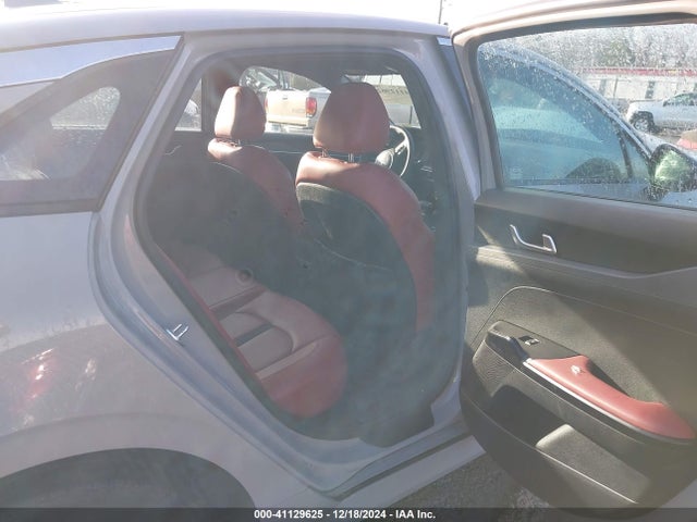 5XXG64J24PG174523 KIA K5 Gt-line