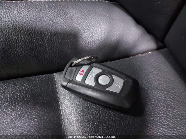 41129640 :رقم المزاد ، 5UXWX9C53D0A13558 vin ، 2013 Bmw X3 Xdrive28i مزاد بيع