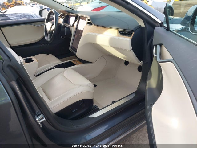 2018 TESLA MODEL S 5YJSA1E24JF258465 Photo 4